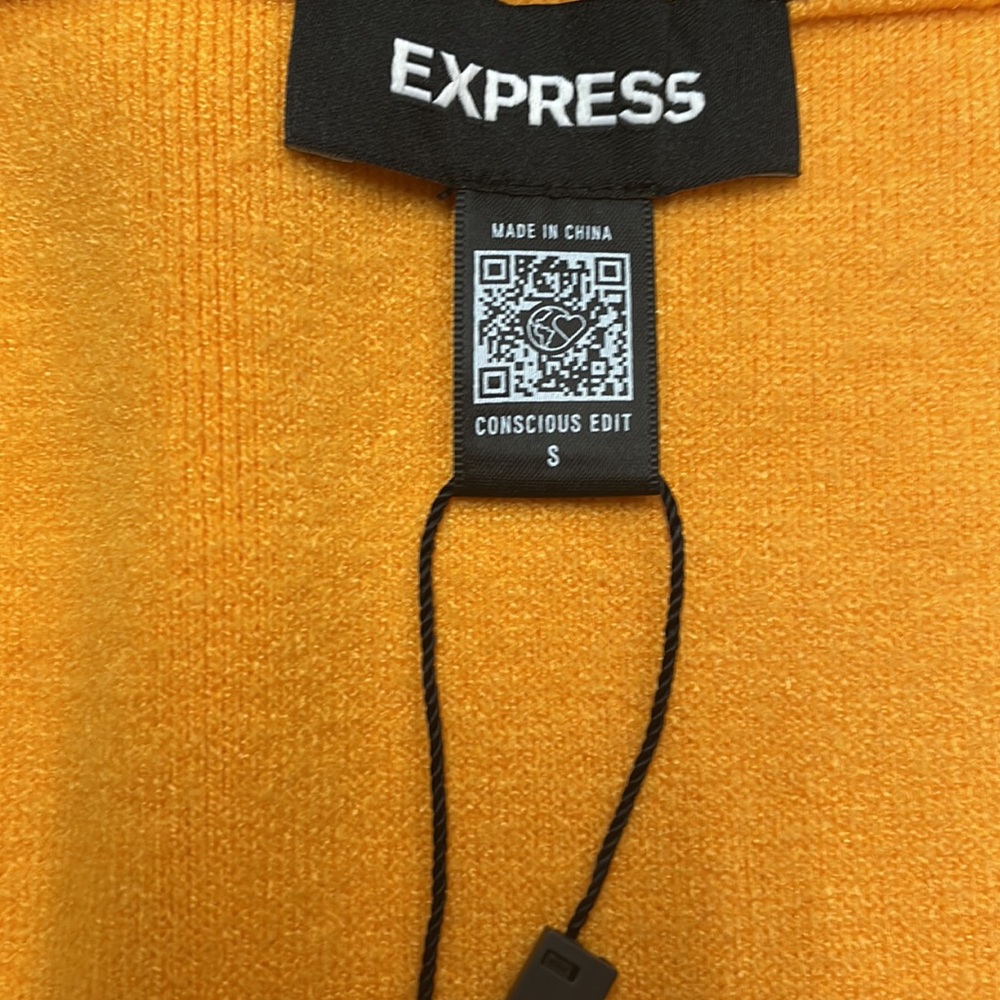 Express women cropped long sleeve shirt. Small. NWT - Picture 3 of 5